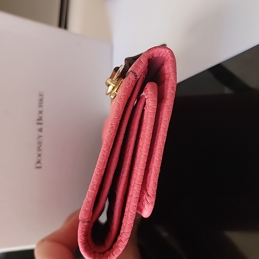 Dooney&Bourke - Picture 4 of 5